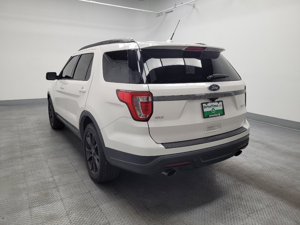Used 2019 Ford Explorer XLT w/ Equipment Group 202A FWD image 5