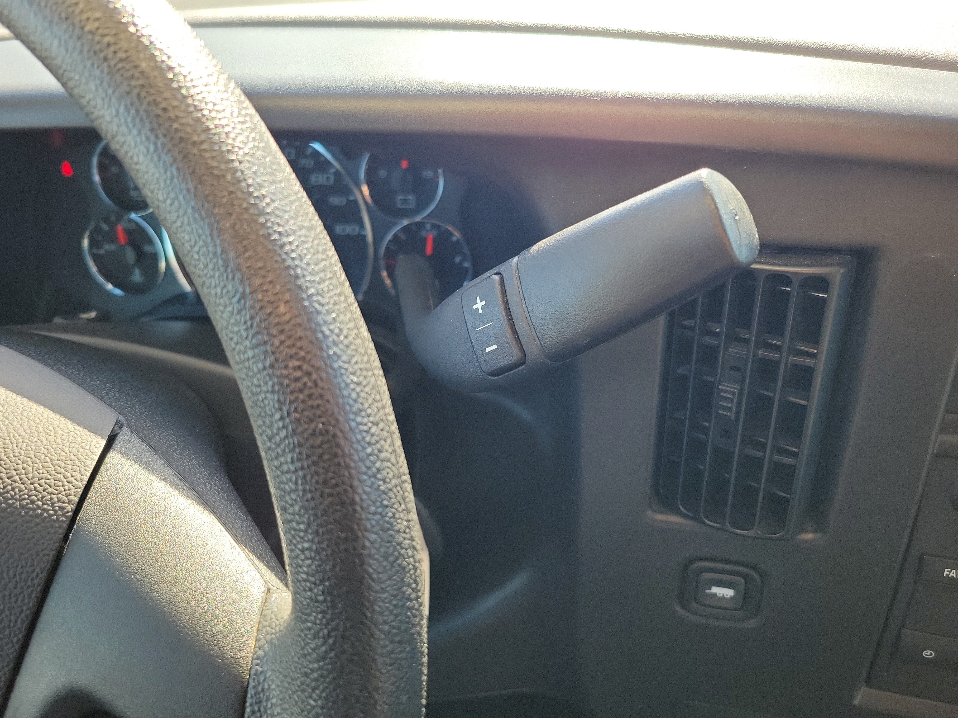 Used 2025 Chevrolet Express 2500 Extended w/ Driver Convenience Package RWD image 27