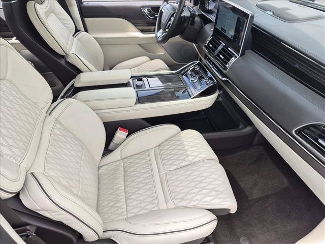 Used 2022 Lincoln Navigator Black Label AWD/4WD image 22
