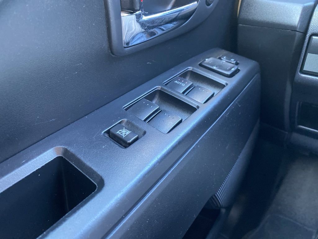 Used 2015 MAZDA MAZDA5 Sport image 24