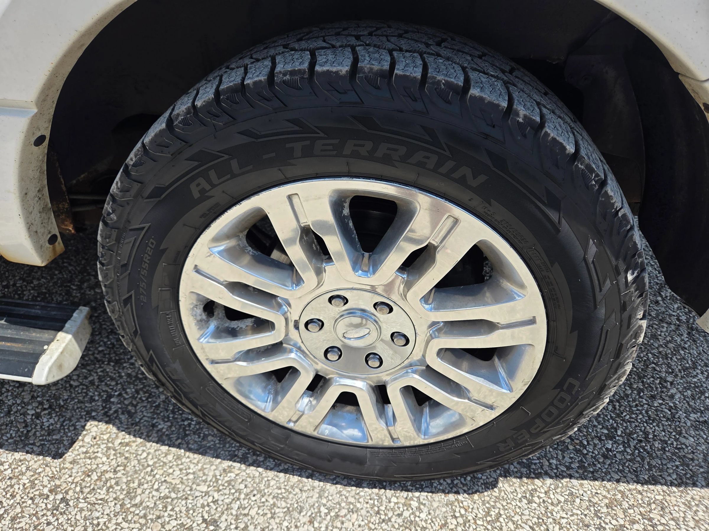 Used 2013 Ford Expedition Limited AWD/4WD image 7