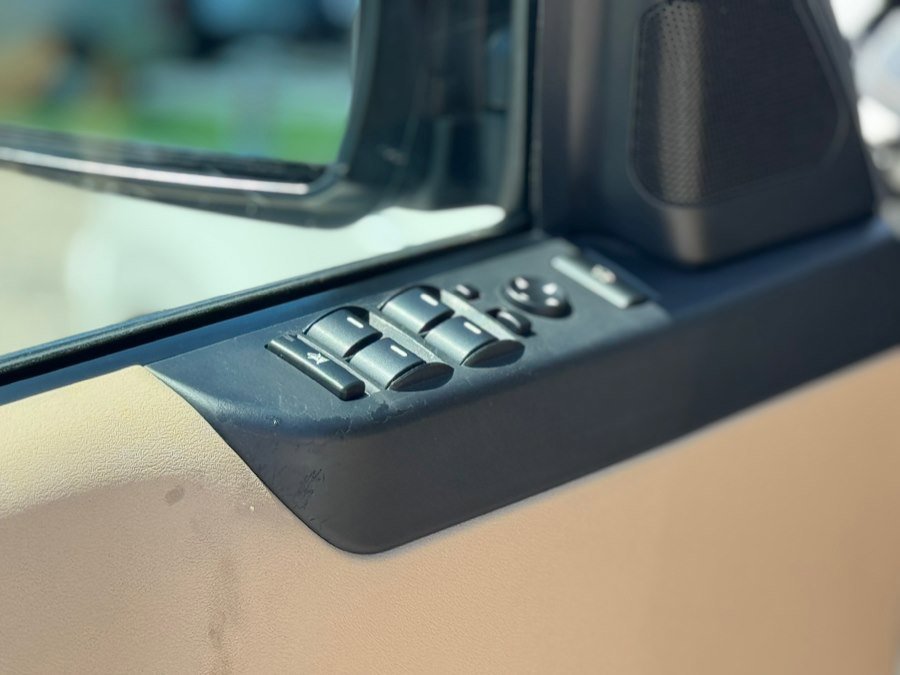 Used 2004 Land Rover Range Rover HSE AWD/4WD image 18