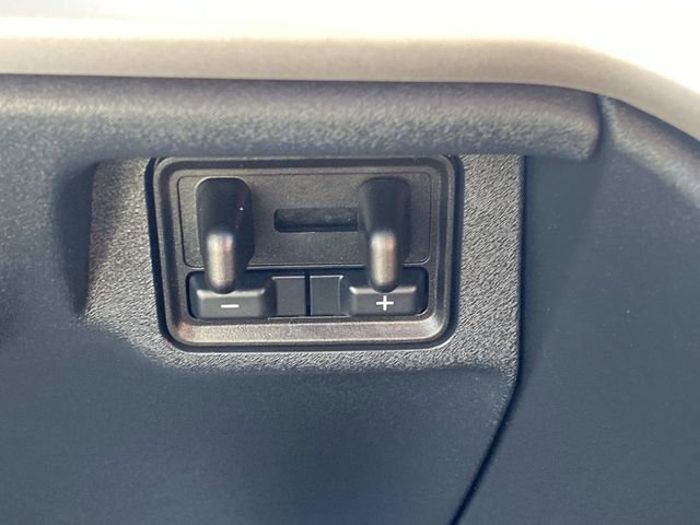 Certified 2025 Ford Expedition Active image 32