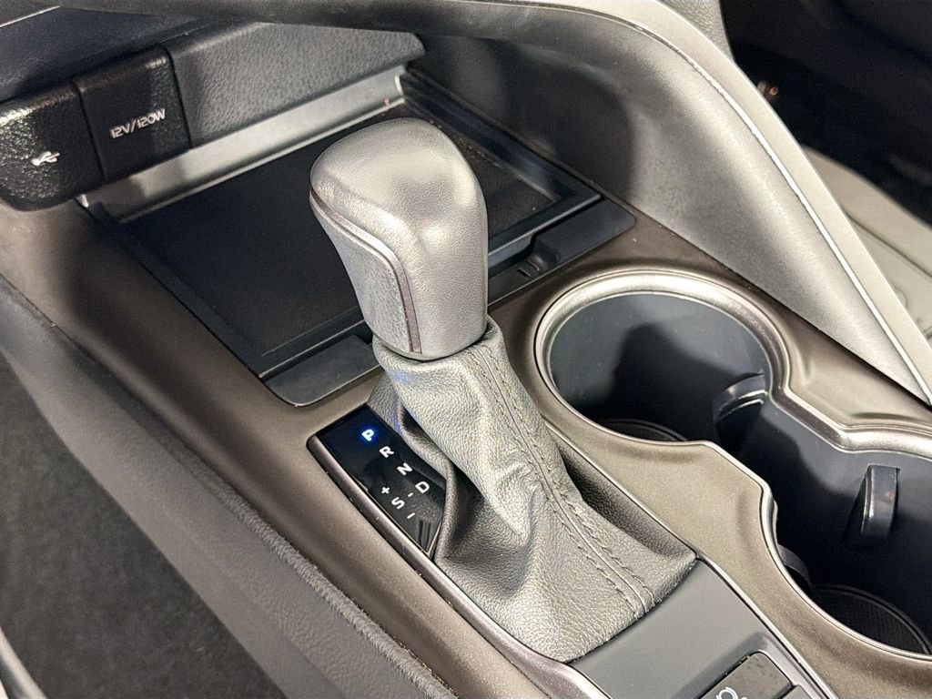 Used 2023 Toyota Camry SE image 16