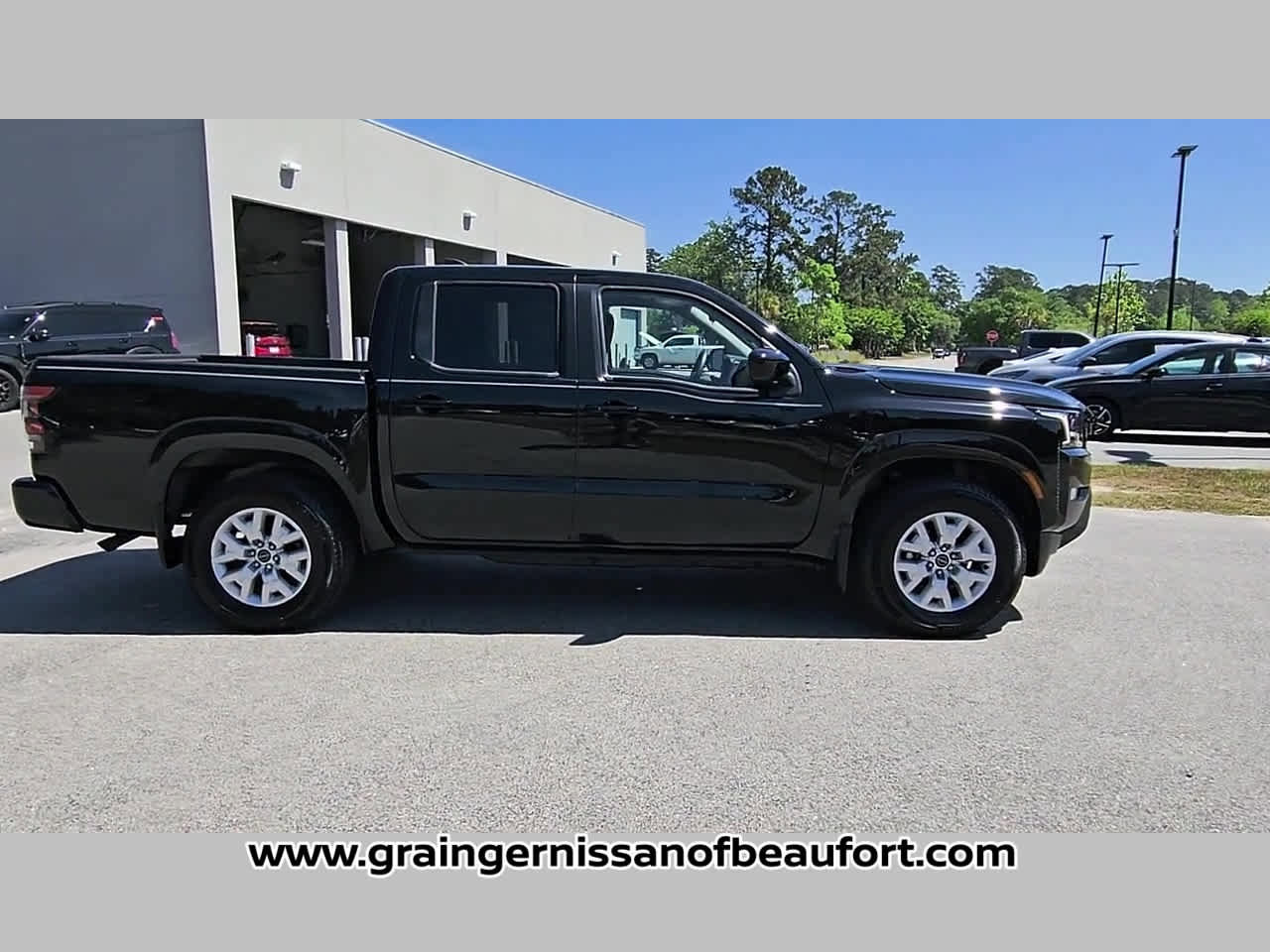 Used 2023 Nissan Frontier SV w/ SV Convenience Package image 35