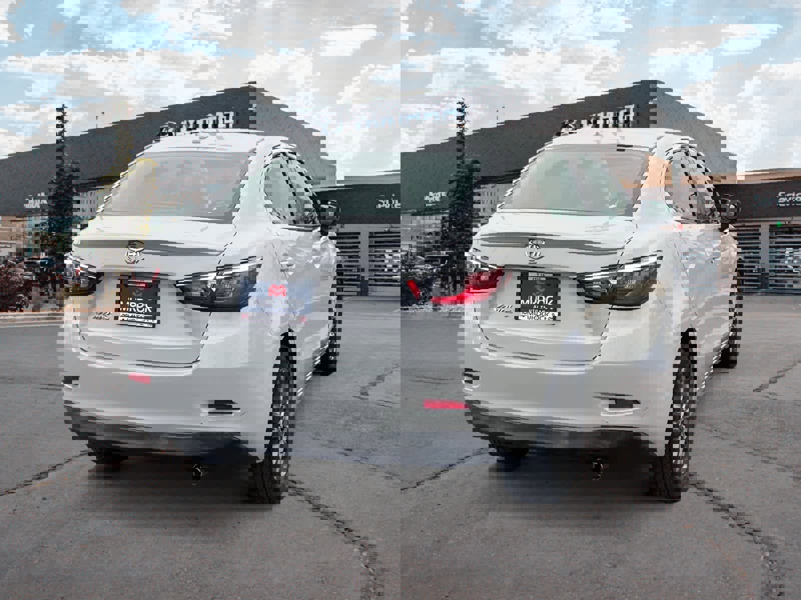 Used 2019 Toyota Yaris LE image 5