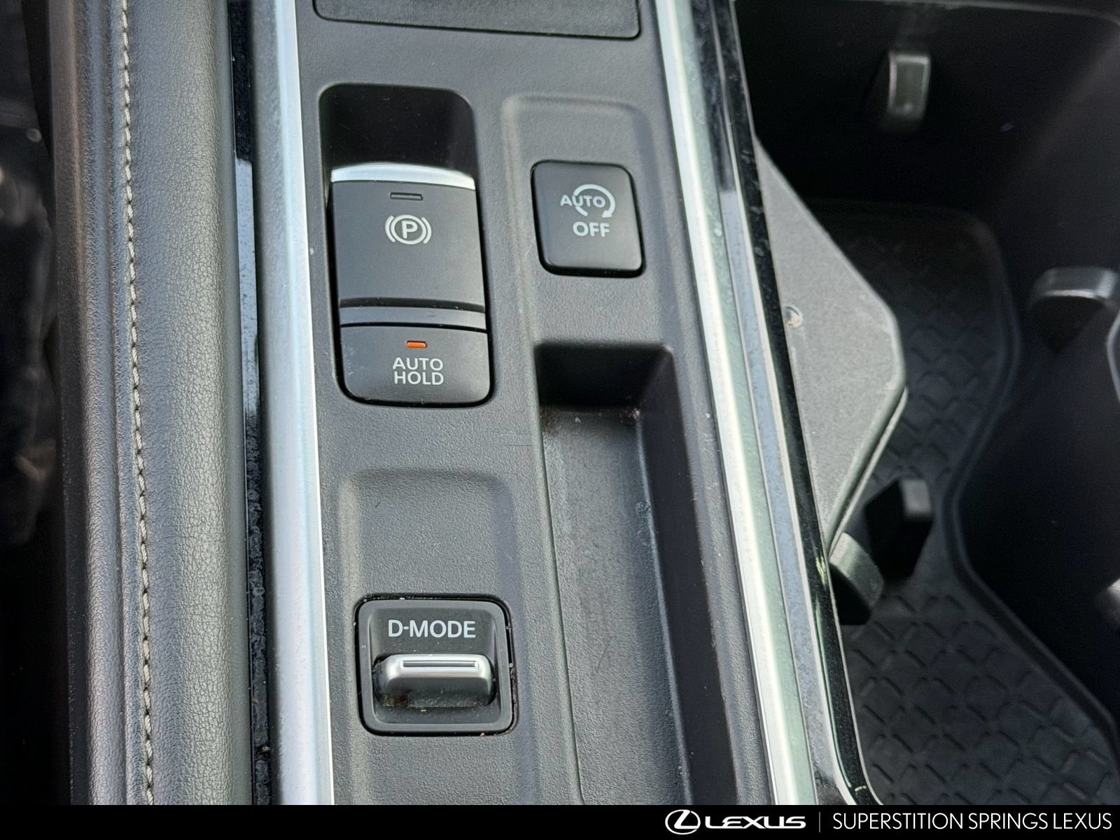 Used 2024 Nissan Pathfinder SL w/ SL Premium Package FWD image 31