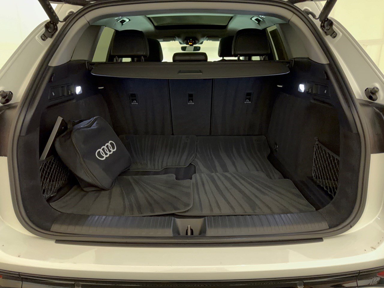 Certified 2025 Audi Q6 e-tron Premium w/ Convenience Package RWD image 28
