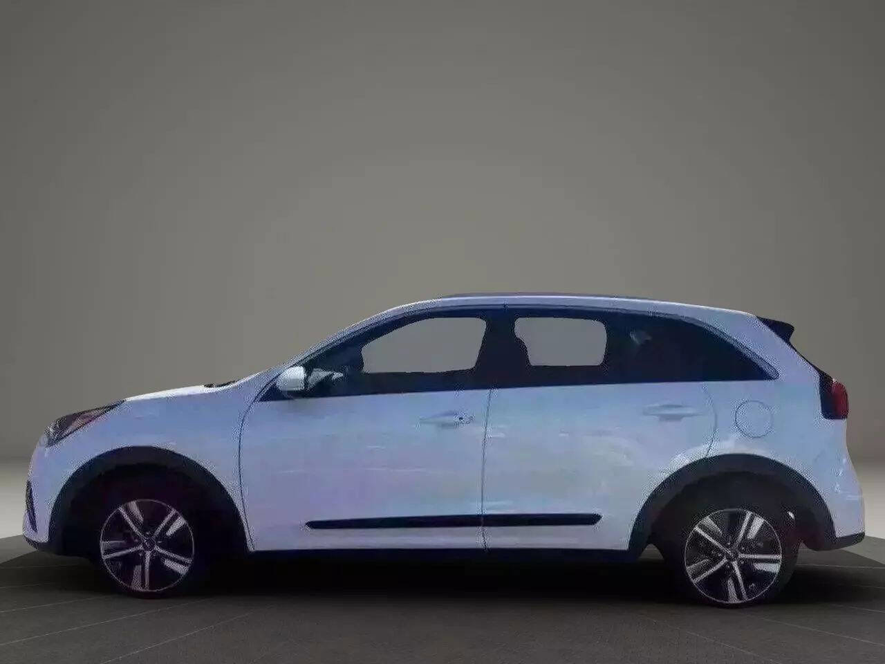 Used 2022 Kia Niro EX Premium image 4