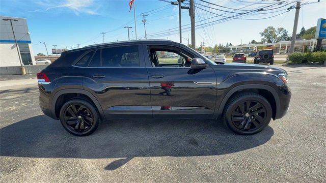 Used 2021 Volkswagen Atlas Cross Sport SE w/ Panoramic Sunroof Package image 9