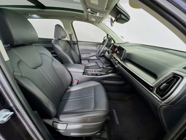 Used 2025 Kia Sorento S w/ Panoramic Sunroof Package FWD image 42