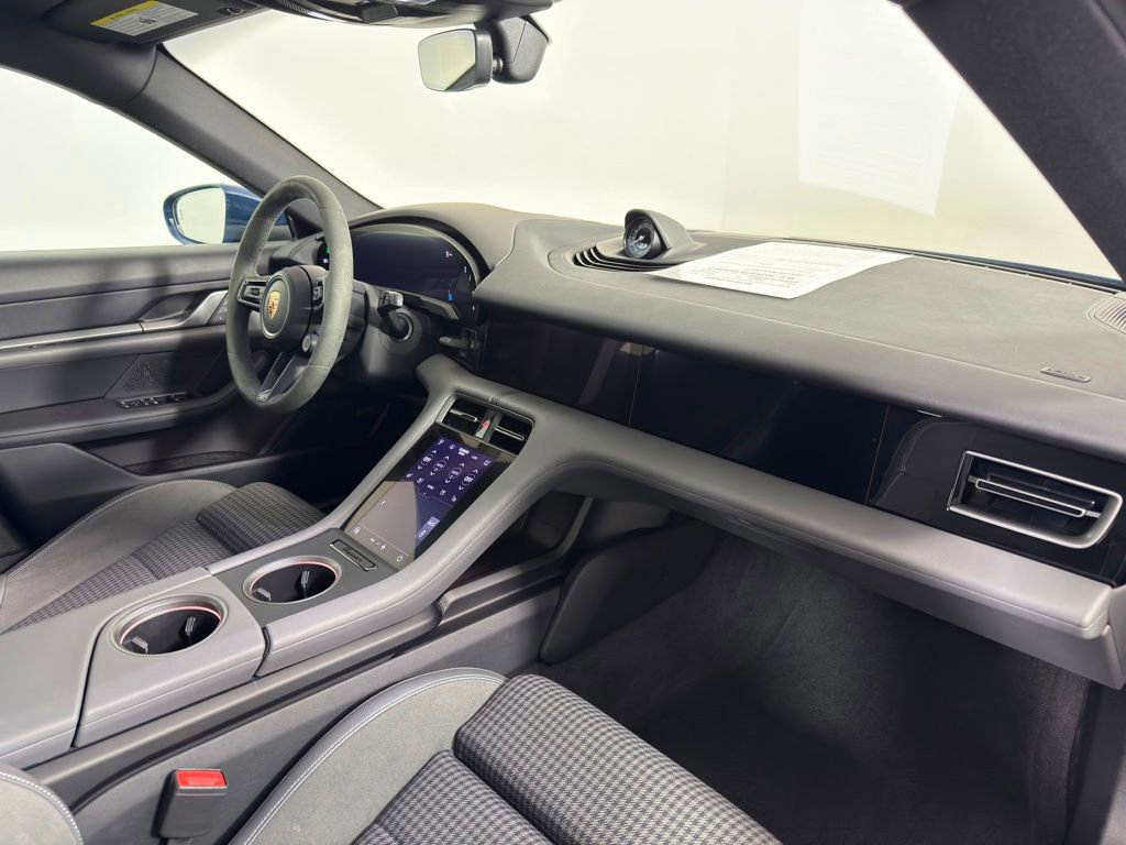 Certified 2025 Porsche Taycan 4 Cross Turismo AWD/4WD image 13