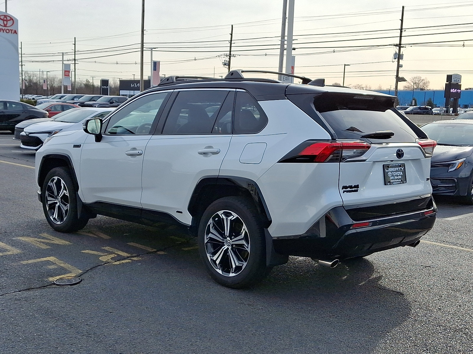 Used 2024 Toyota RAV4 XSE w/ Premium Package image 4