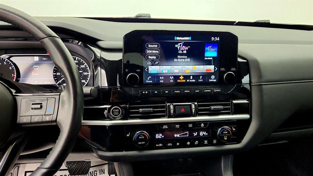 Used 2024 Nissan Pathfinder SL w/ SL Premium Package FWD image 29