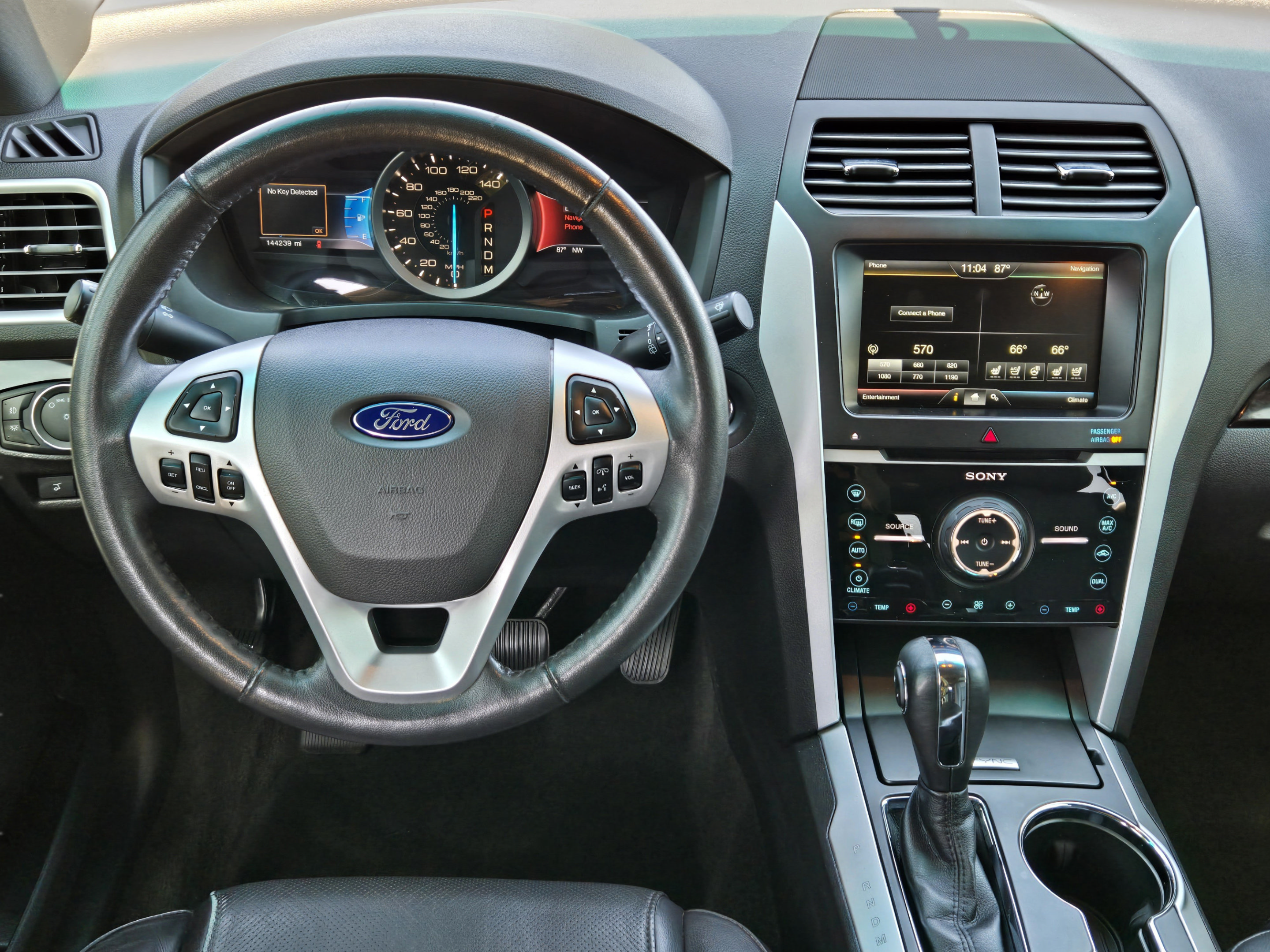 Used 2015 Ford Explorer Limited w/ Equipment Group 301A FWD image 24