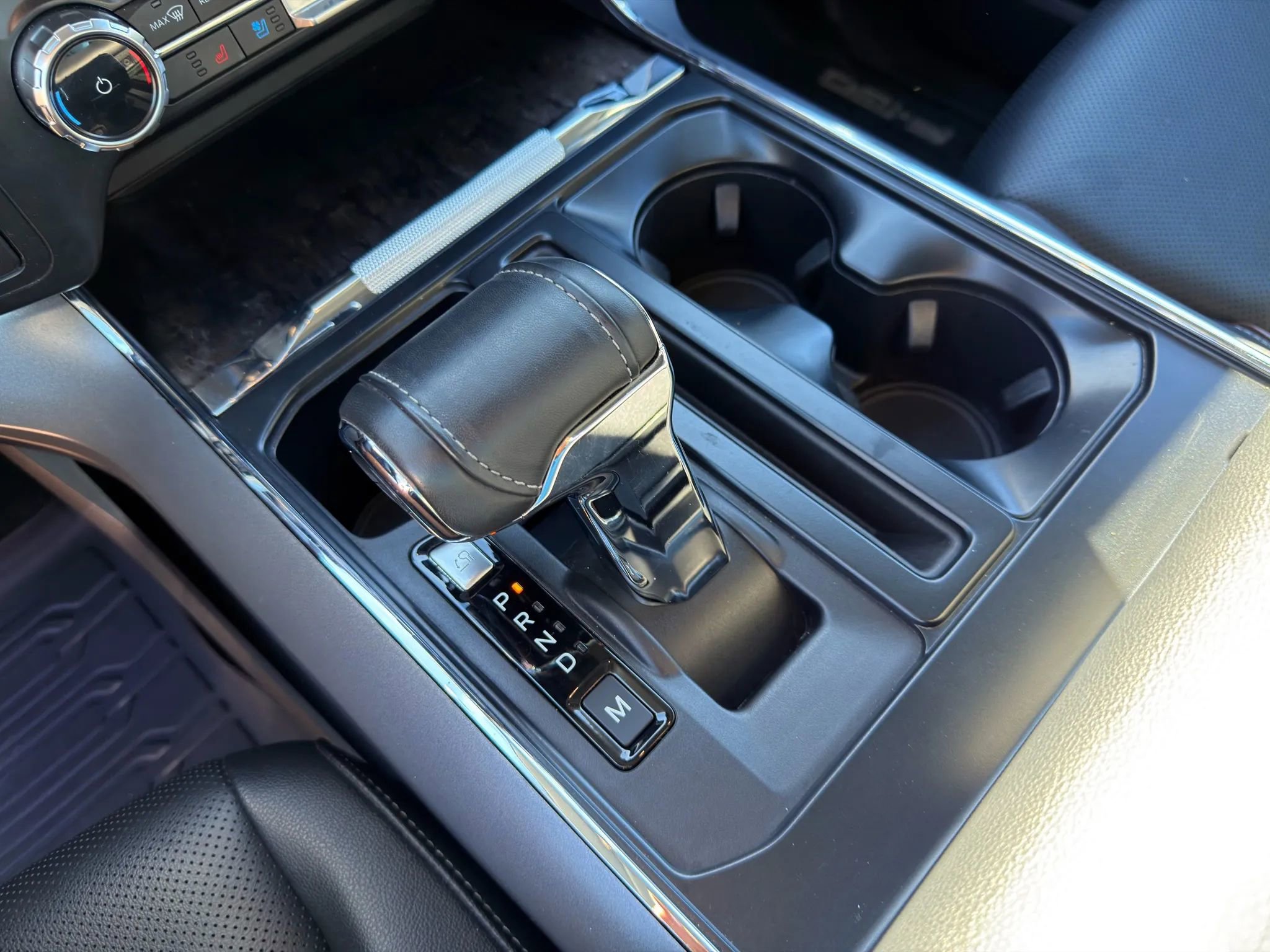 Used 2023 Ford F150 Lariat w/ Trailer Tow Package image 26