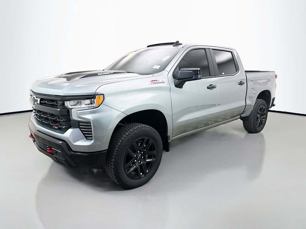 Used 2025 Chevrolet Silverado 1500 LT Trail Boss w/ Convenience Package II AWD/4WD image 3