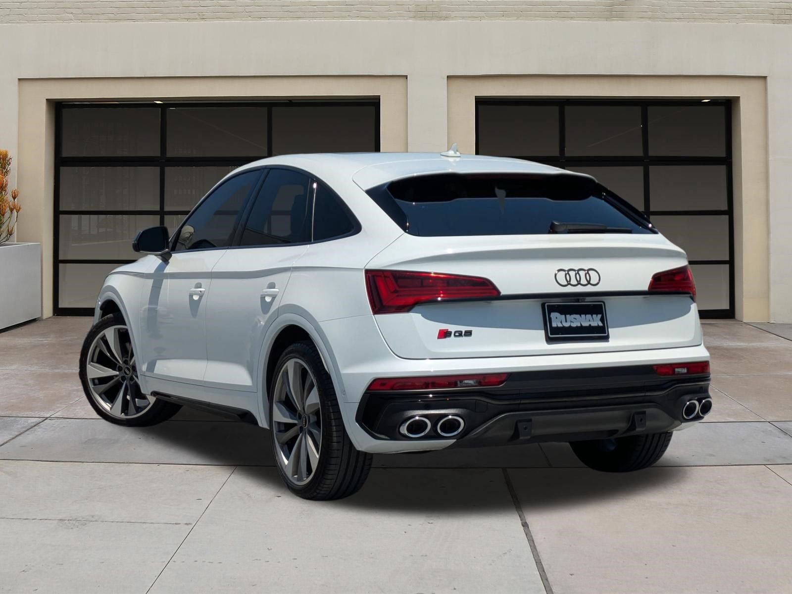Used 2023 Audi SQ5 Prestige w/ Prestige Package AWD/4WD image 2