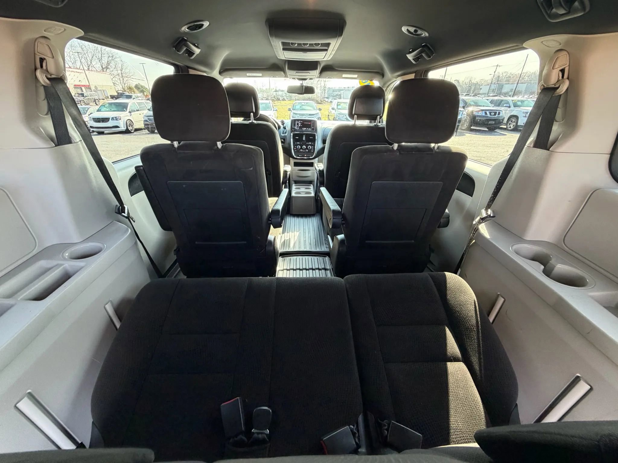 Used 2016 Dodge Grand Caravan SE image 10