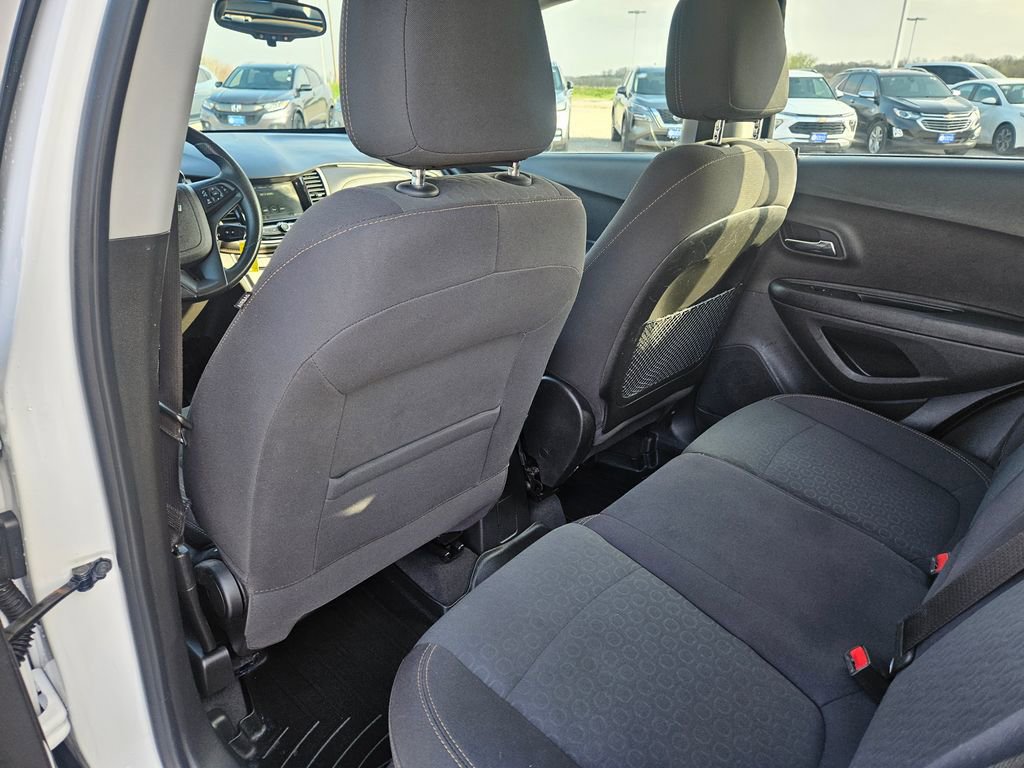 Used 2019 Chevrolet Trax LS AWD/4WD image 24