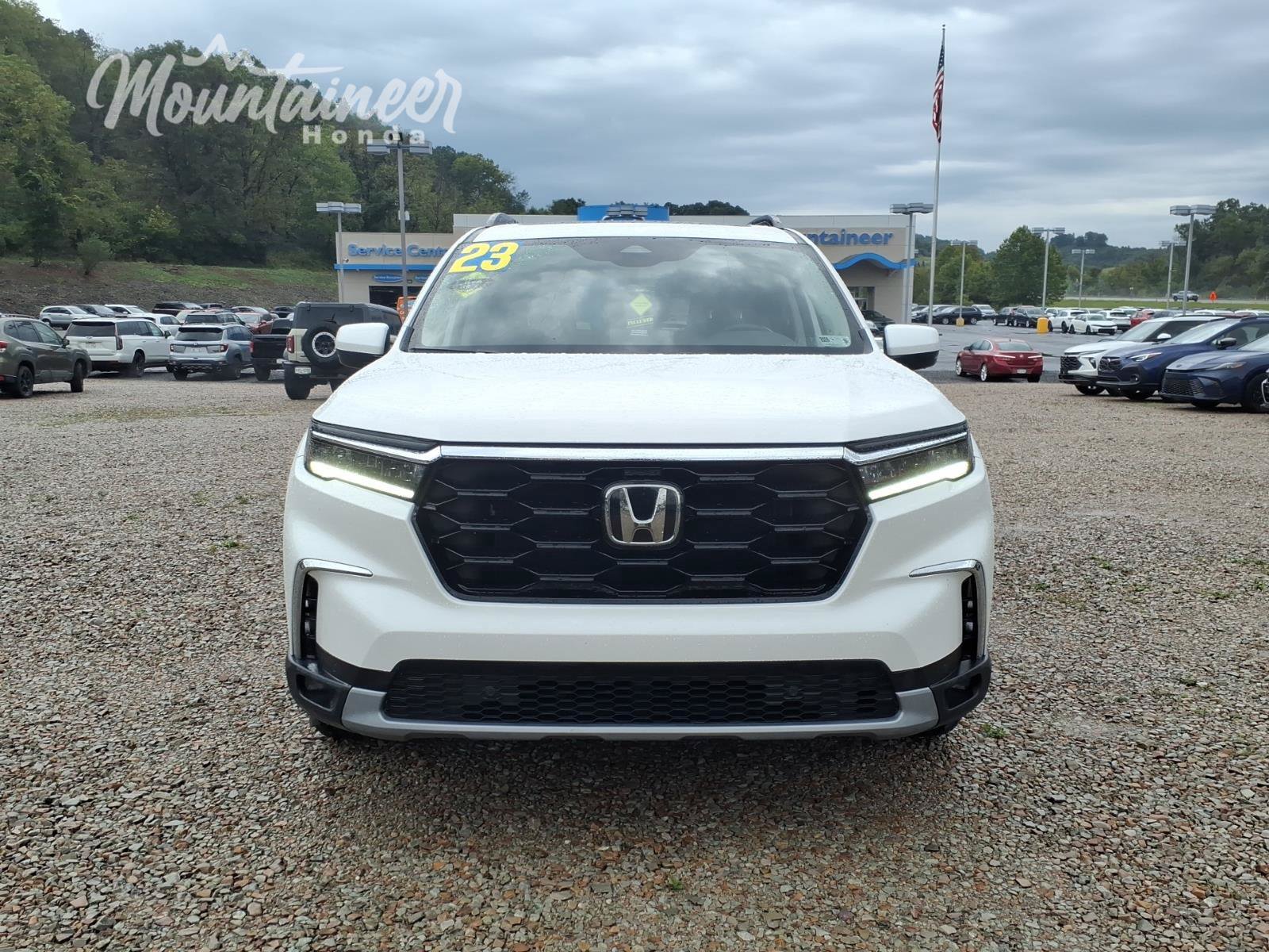 Used 2023 Honda Pilot Touring image 2