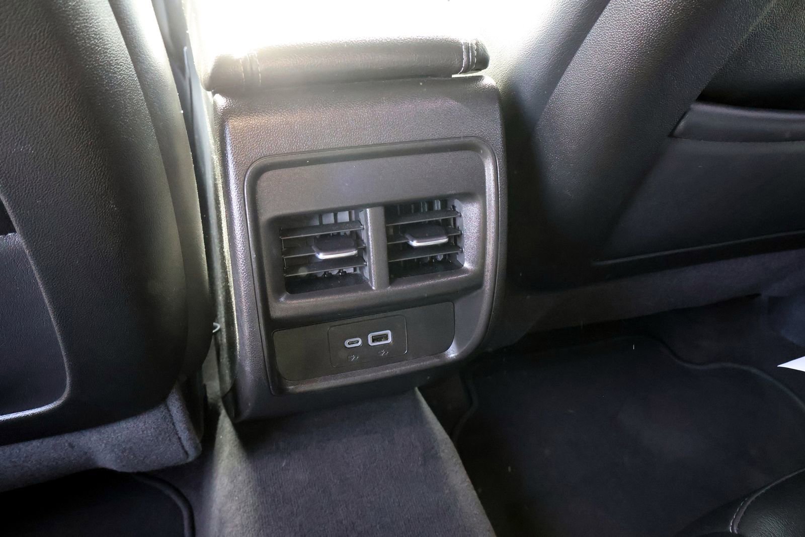 Used 2025 Cadillac XT4 Premium Luxury image 20