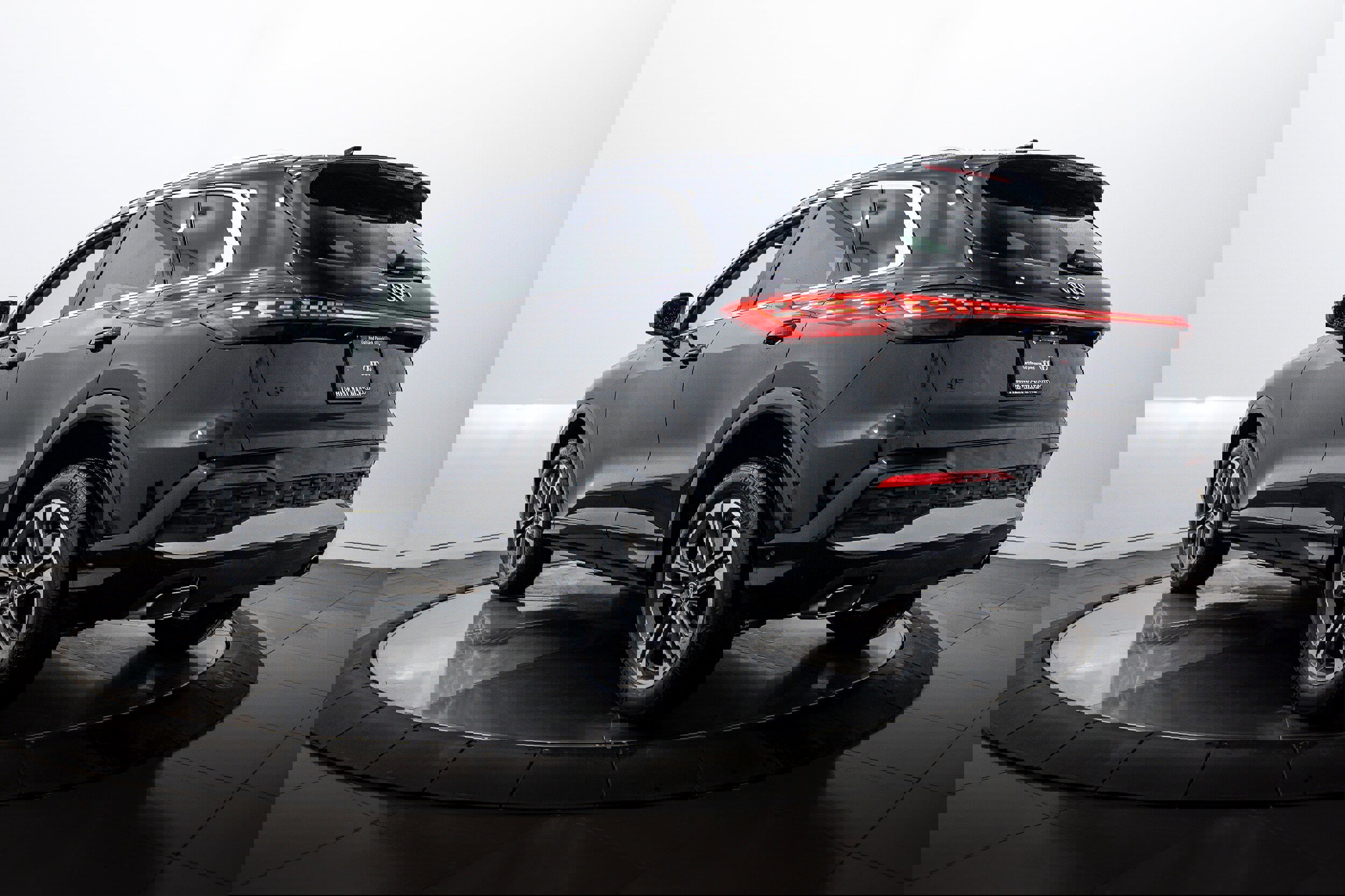 Certified 2025 Audi Q5 Premium w/ Convenience Package image 5