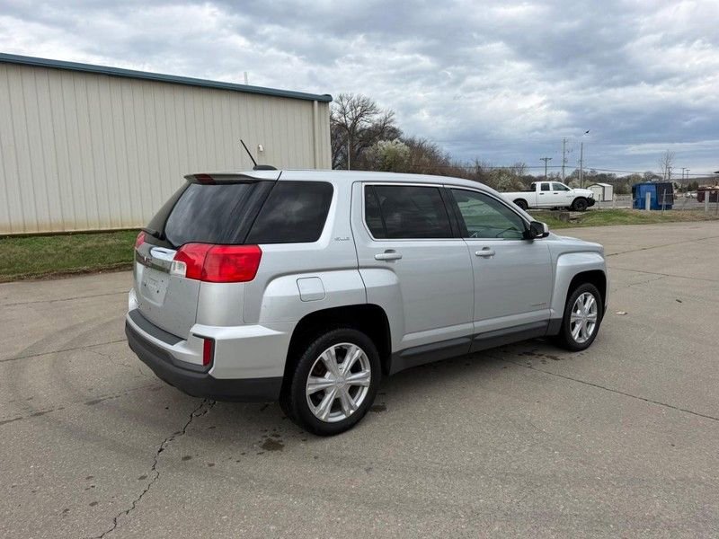 Used 2017 GMC Terrain SLE image 3