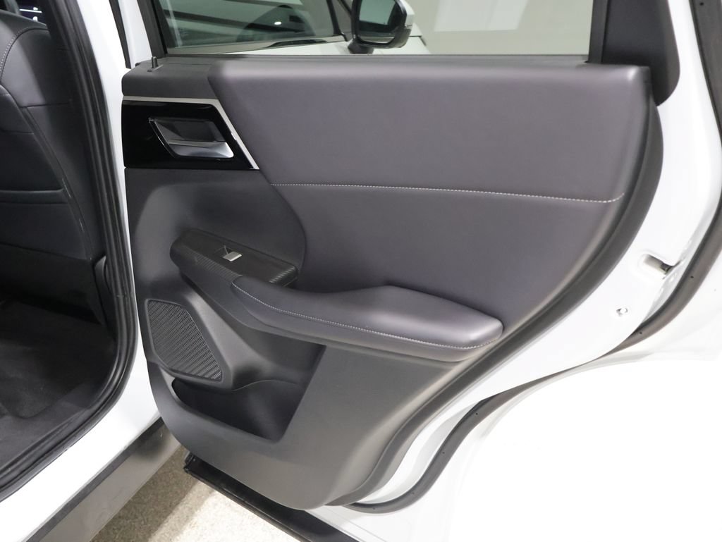 Used 2024 Mitsubishi Outlander SEL AWD/4WD image 23