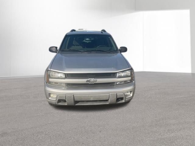 Used 2004 Chevrolet TrailBlazer 4WD w/ LT Package 1 image 2