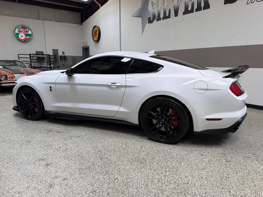 Used 2020 Ford Mustang Shelby GT500 w/ Technology Package RWD image 4