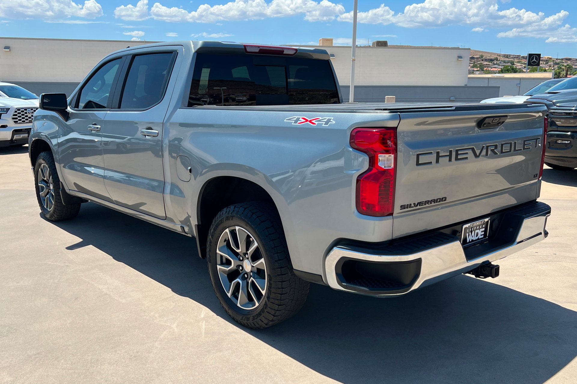 Used 2023 Chevrolet Silverado 1500 LT w/ Convenience Package II AWD/4WD image 3