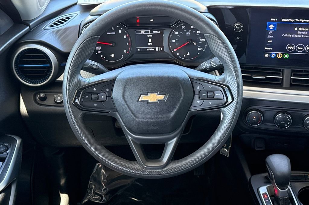 Used 2025 Chevrolet Trax LS FWD image 21