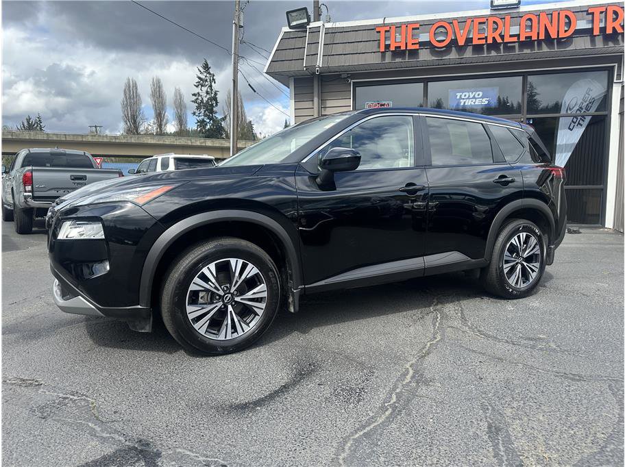 Used 2023 Nissan Rogue SV image 3