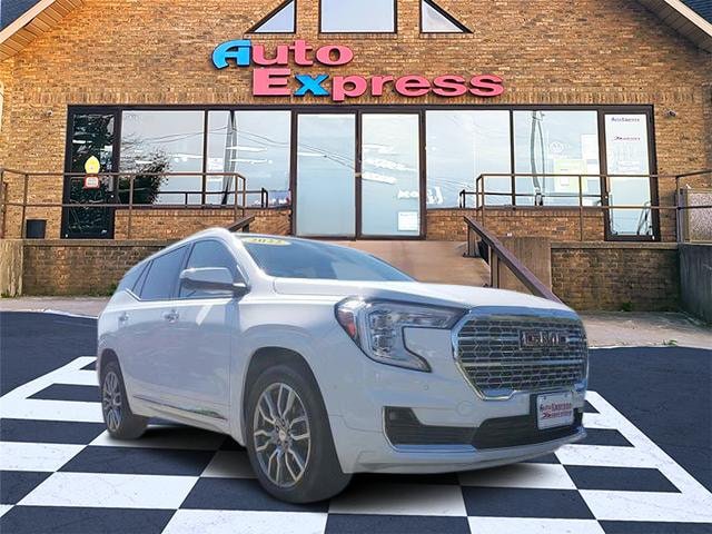 Used 2022 GMC Terrain Denali w/ Denali Premium Package