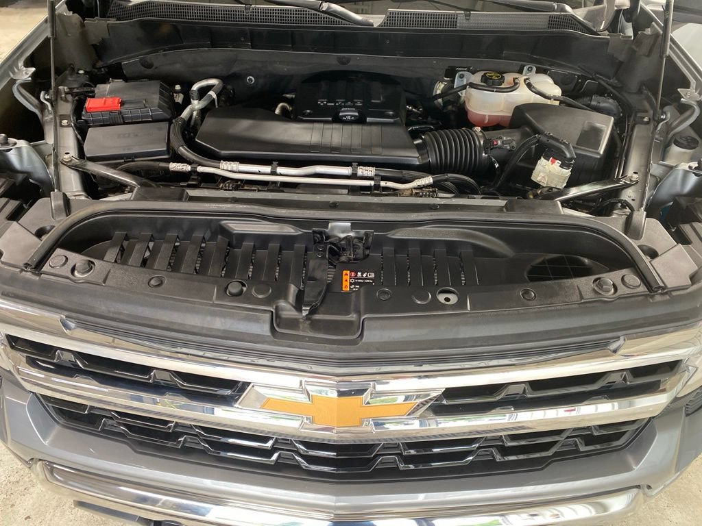 Used 2024 Chevrolet Silverado 1500 LT AWD/4WD image 43