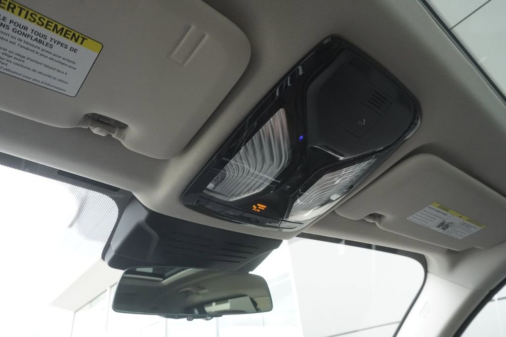 Used 2023 BMW X7 xDrive40i w/ Premium Package image 16