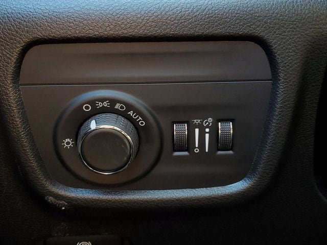 New 2026 Jeep Grand Cherokee Laredo X AWD/4WD image 33