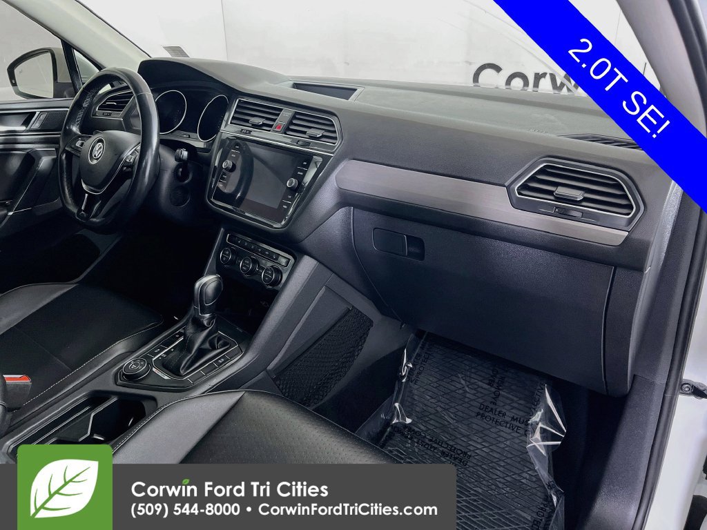 Used 2018 Volkswagen Tiguan SE w/ 3rd Row Seat Package AWD/4WD image 28