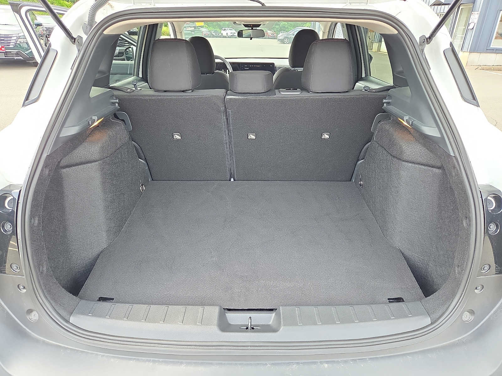 Used 2025 Nissan Kicks SV AWD/4WD image 26