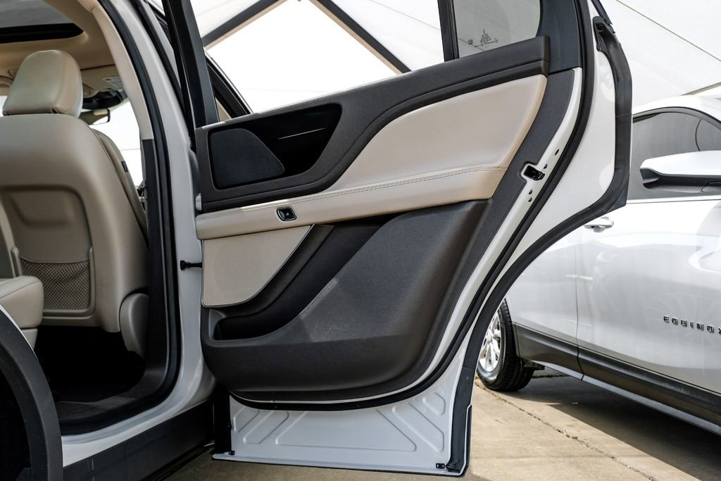 Used 2023 Lincoln Aviator AWD w/ Premium Package image 47