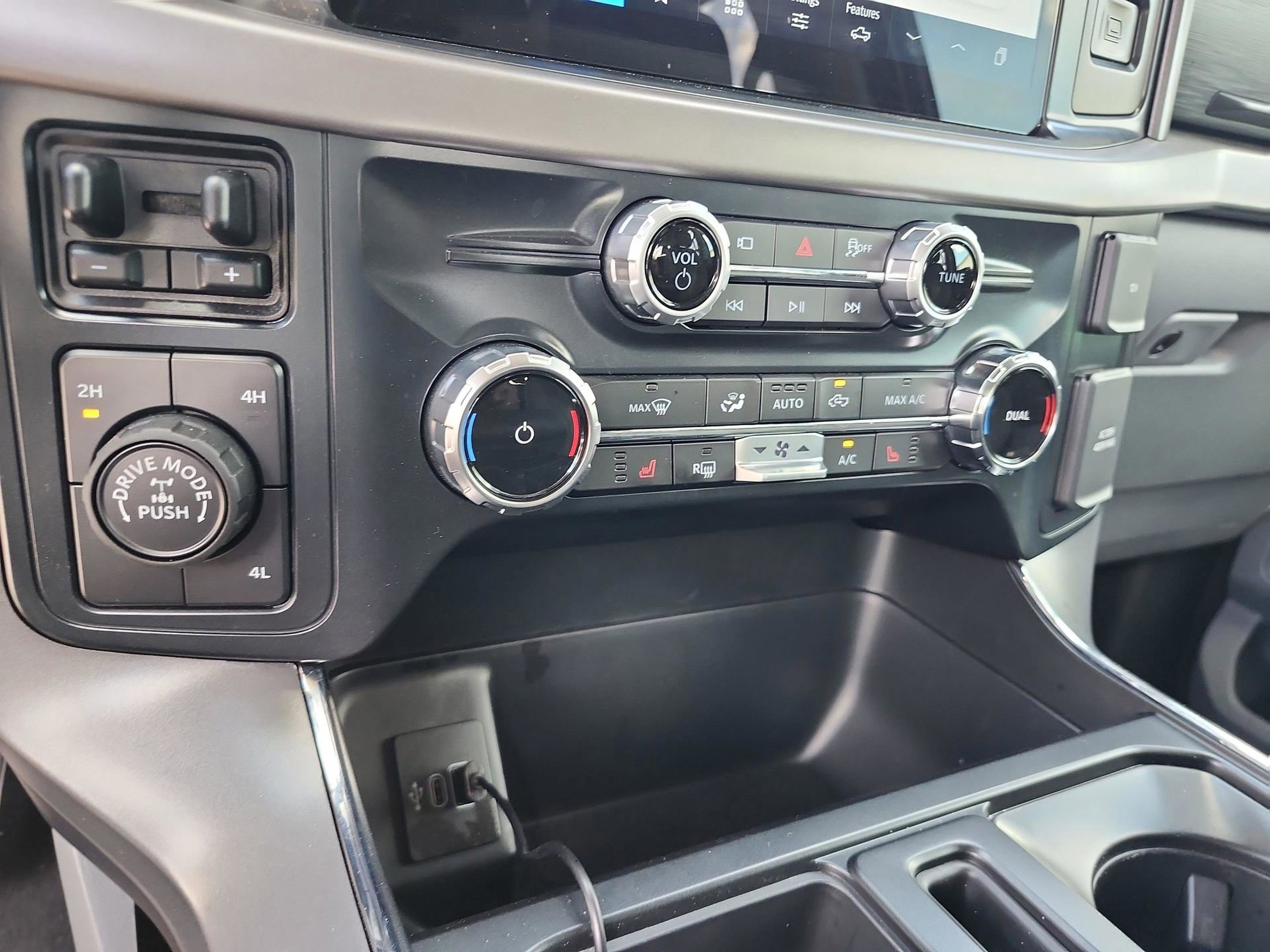 New 2025 Ford F150 XLT w/ Equipment Group 302A MID image 30