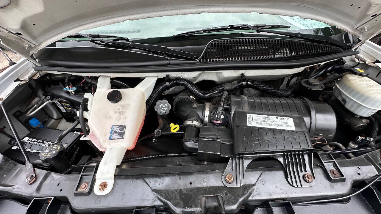 Used 2008 Chevrolet Express 2500 RWD image 11
