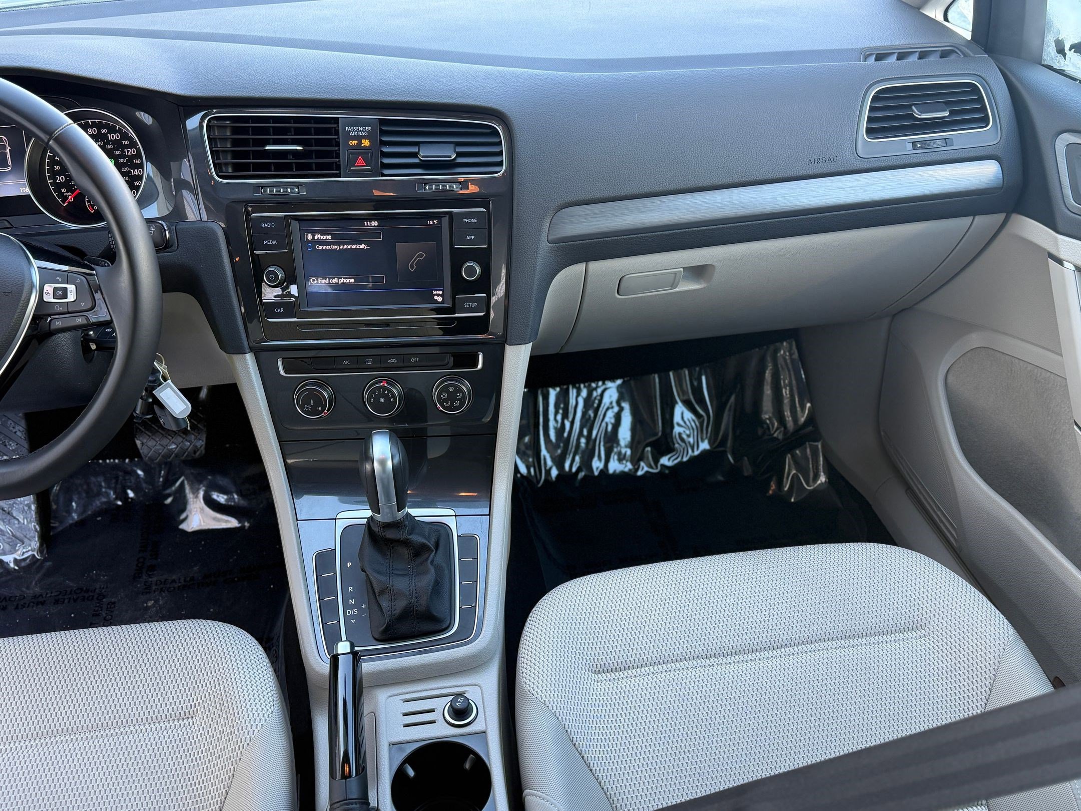 Used 2018 Volkswagen Golf S image 29