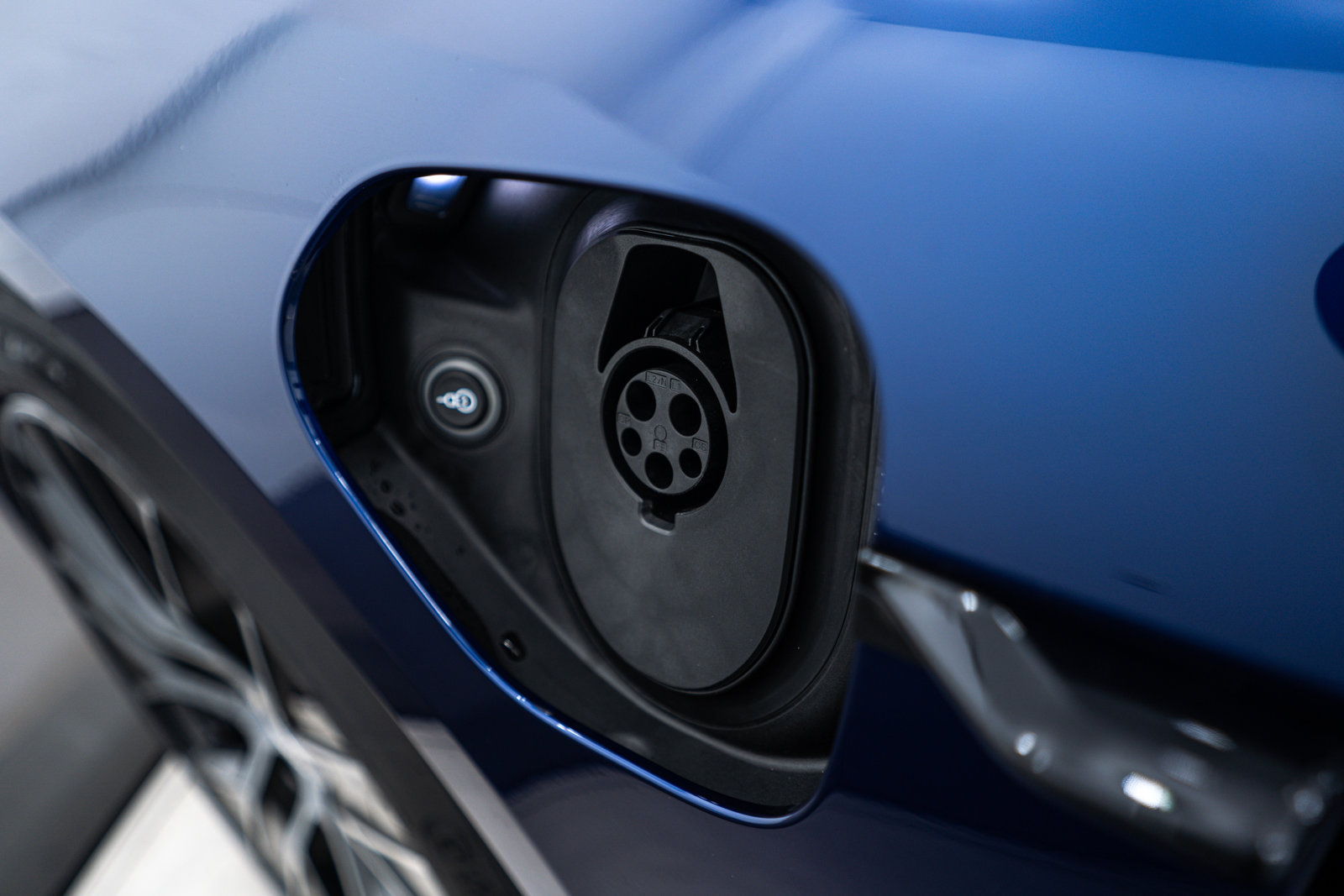 New 2025 Porsche Taycan 4S image 26