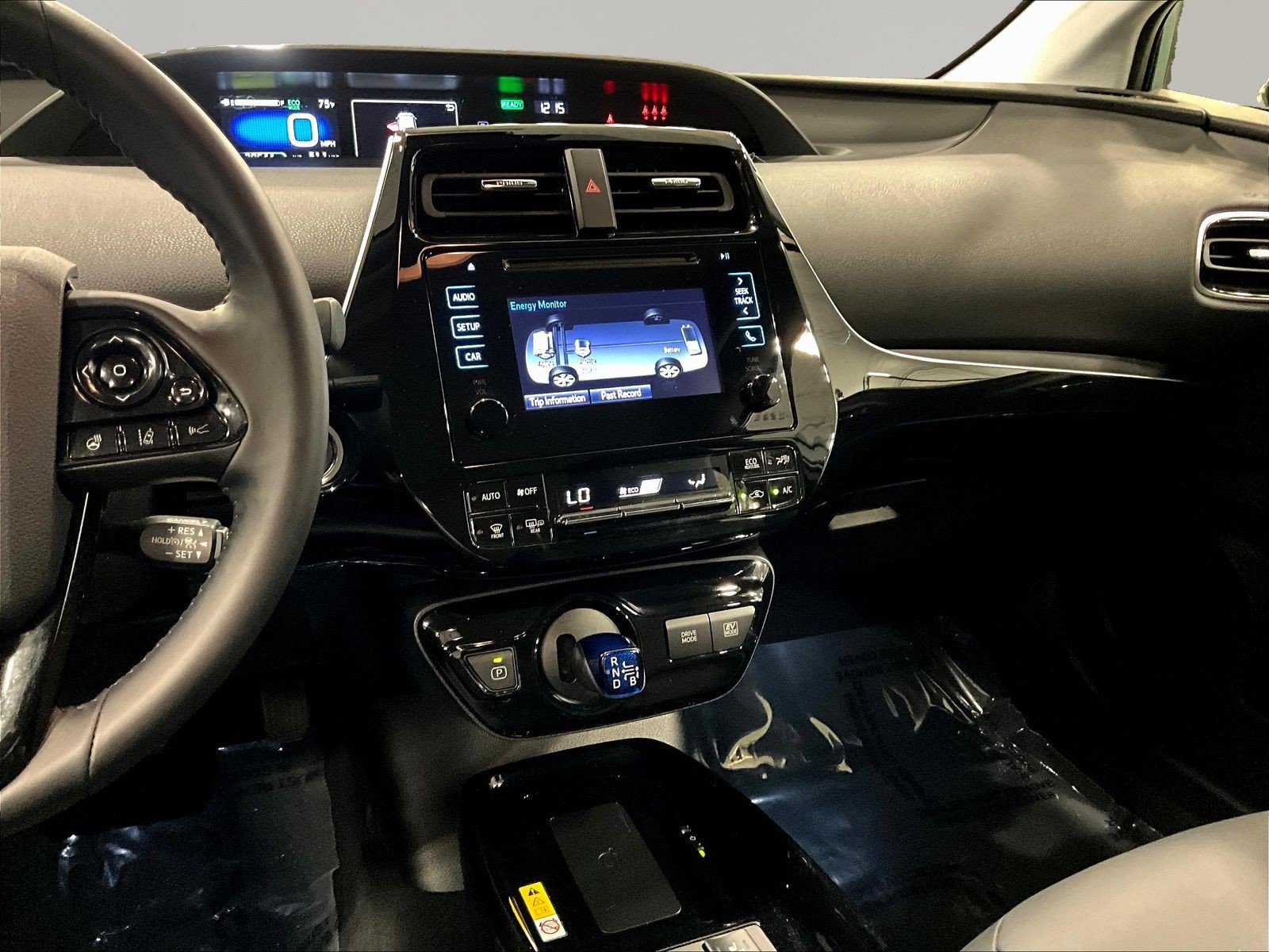 Used 2019 Toyota Prius XLE FWD image 9