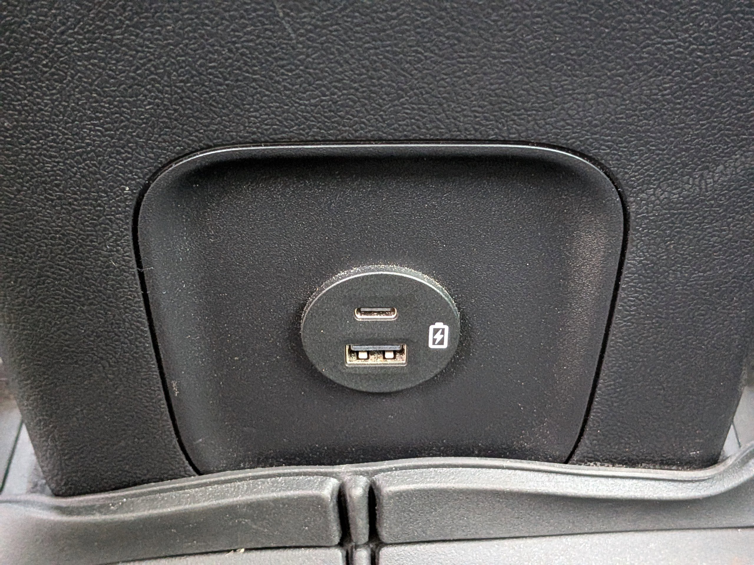 Used 2021 Ford Escape SE w/ SE Sport Appearance Package image 14