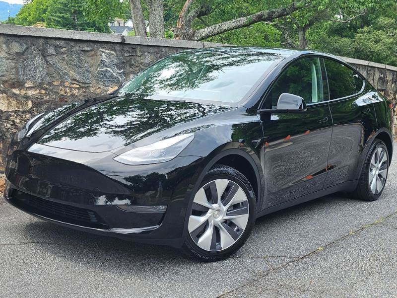Used 2024 Tesla Model Y Long Range AWD/4WD image 5