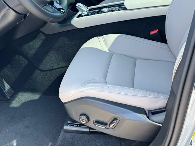 New 2026 Volvo XC90 B6 Plus w/ Protection Package AWD/4WD image 14