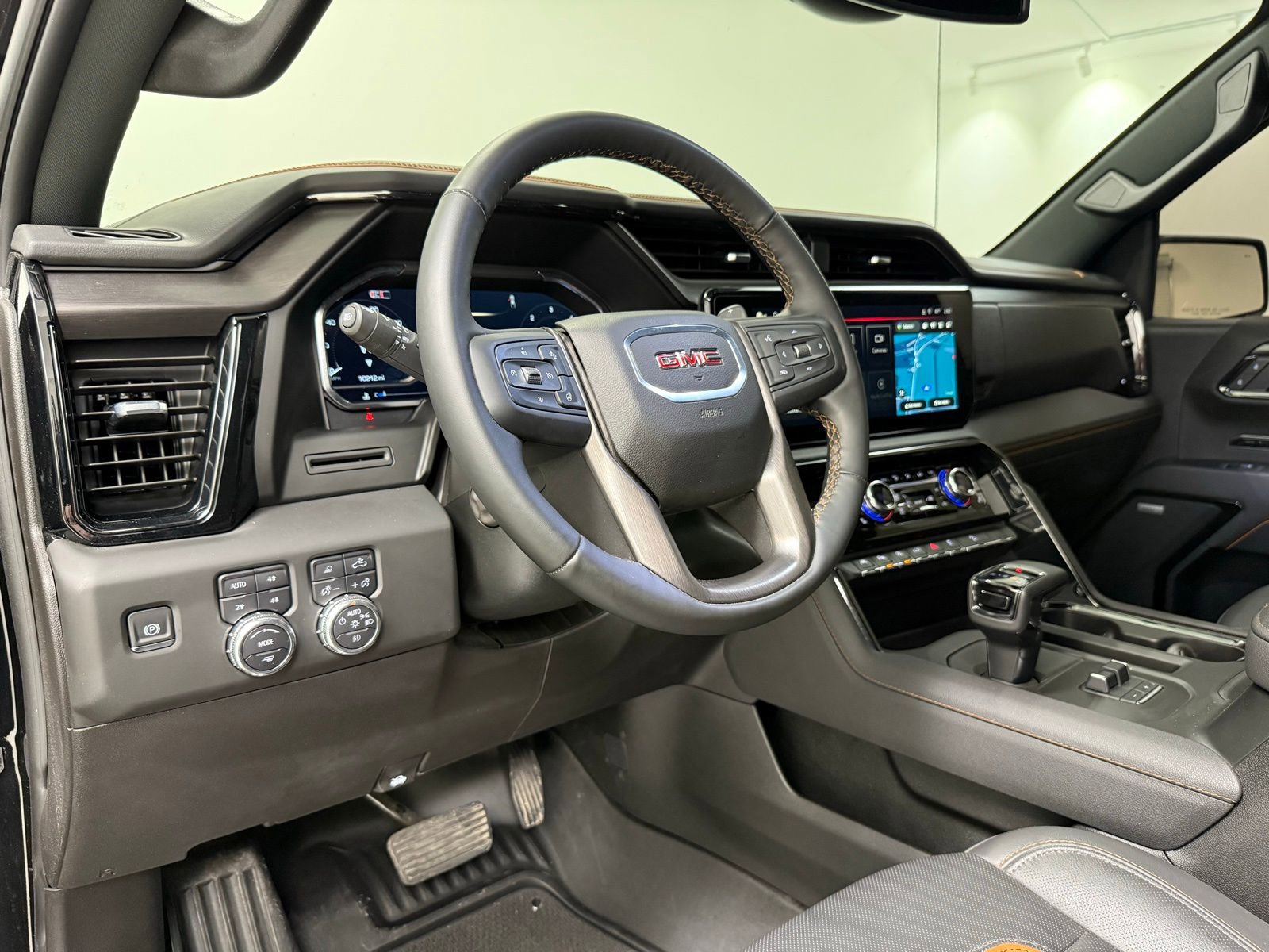 Used 2025 GMC Sierra 1500 AT4 image 16